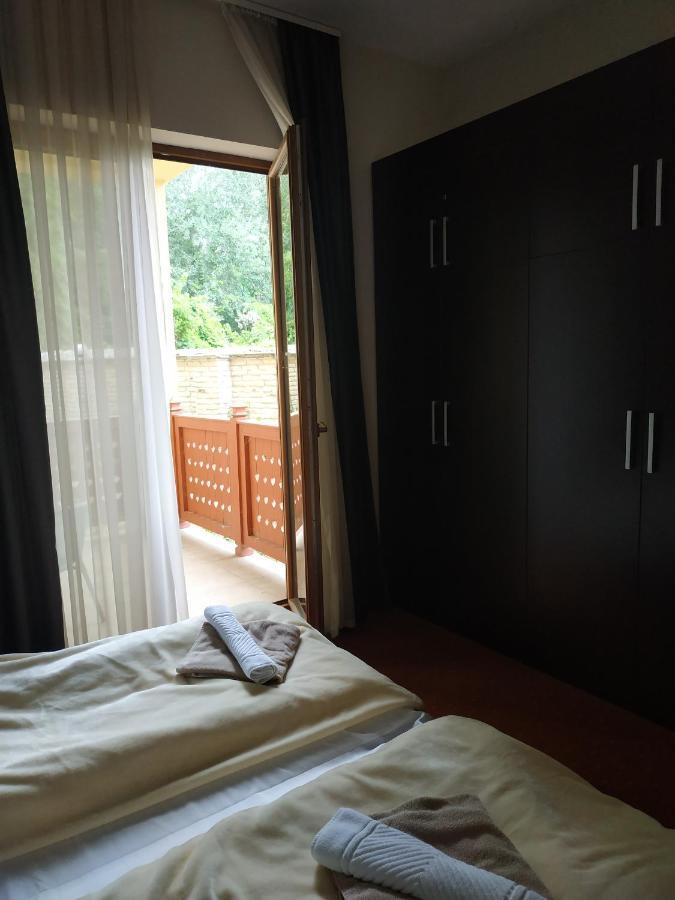 Guest House Vila Lujza Palić Exteriér fotografie