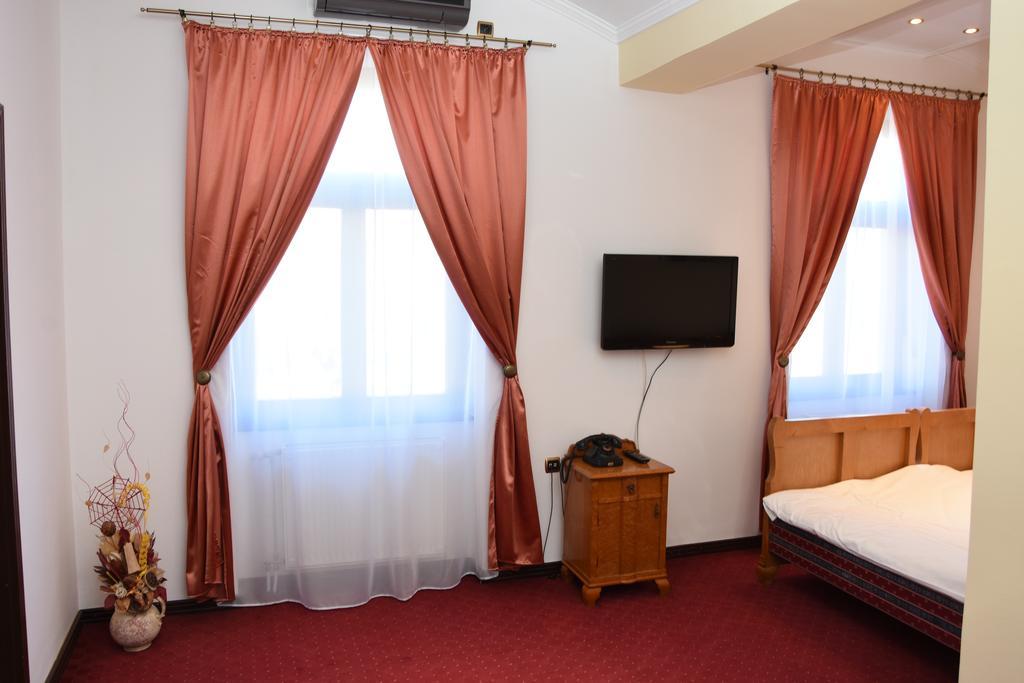 Guest House Vila Lujza Palić Exteriér fotografie